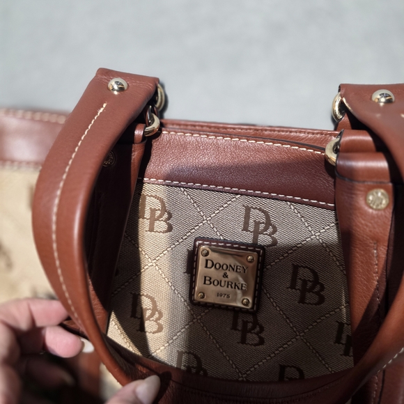 Dooney & Bourke Y2K Brown and Tan Women's Bag EXCELLENT Condition L: 13 H: 10 - Picture 4 of 9